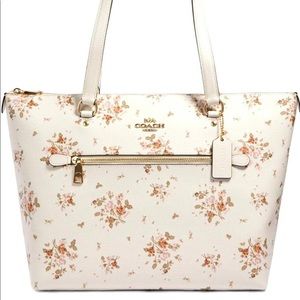 🌟SALE limited time price🌟 Coach Gallery Tote
